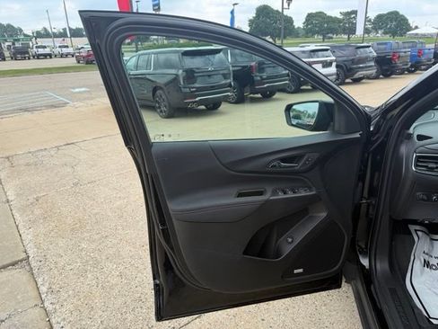 Used 2024 Chevrolet Equinox RS w/ RS Leather Package AWD/4WD image 13