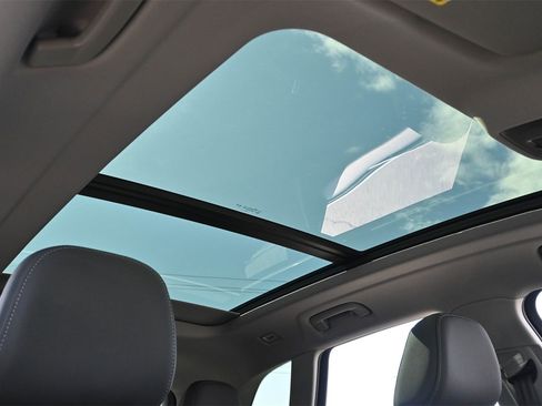 Certified 2025 Audi Q5 Premium w/ Convenience Package image 24