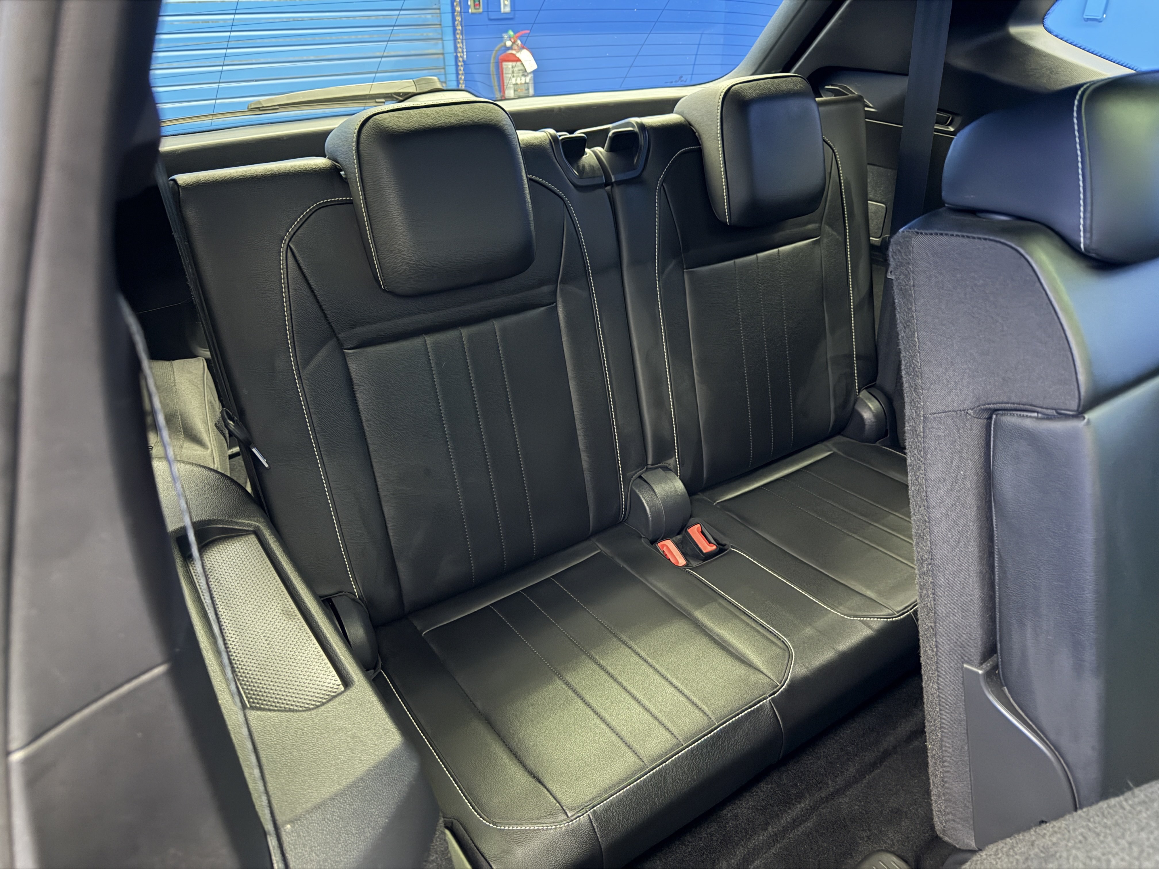 Certified 2023 Volkswagen Tiguan SE R-Line FWD image 27