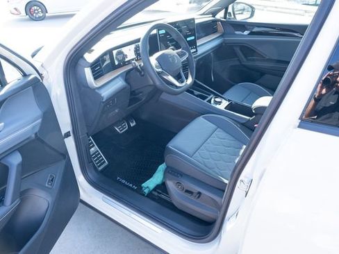 New 2026 Volkswagen Tiguan SEL R-Line image 17