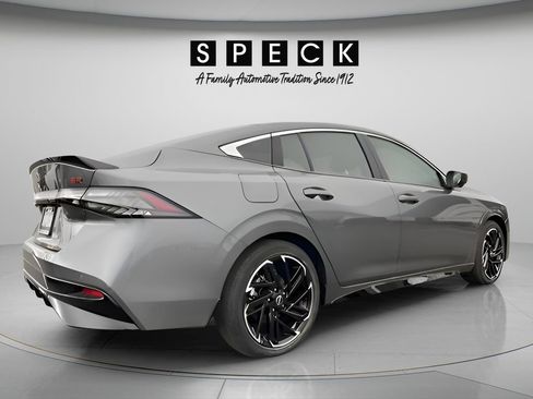 New 2026 Nissan Sentra SR w/ SR Premium Package FWD image 4