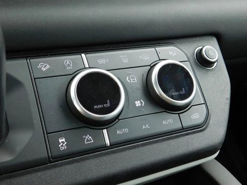 Used 2024 Land Rover Defender 90 S image 19