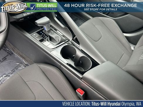 New 2025 Hyundai Elantra SEL image 20