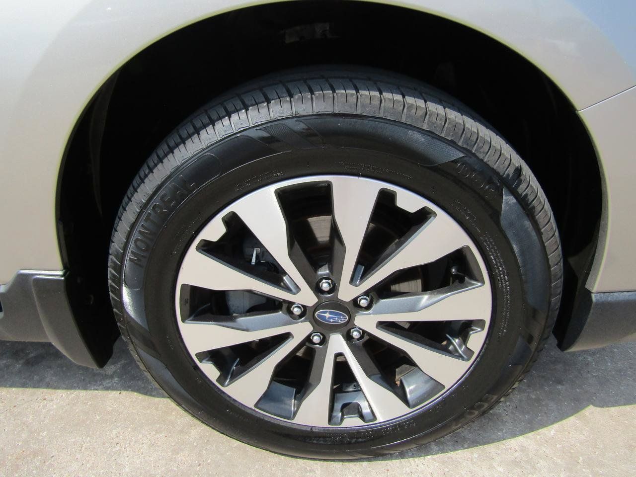 Used 2017 Subaru Outback 3.6R Limited AWD/4WD image 7