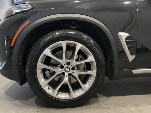 Certified 2024 BMW X5 xDrive40i w/ Parking Assistance Package AWD/4WD image 7