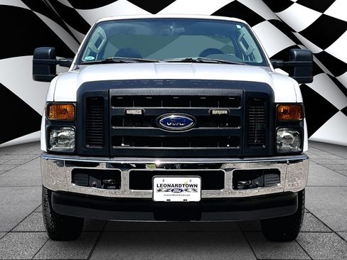 Used 2010 Ford F250 XL AWD/4WD image 3