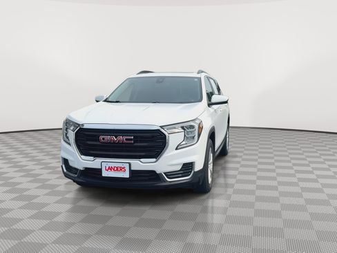 Certified 2023 GMC Terrain SLE w/ Driver Convenience Package AWD/4WD image 3