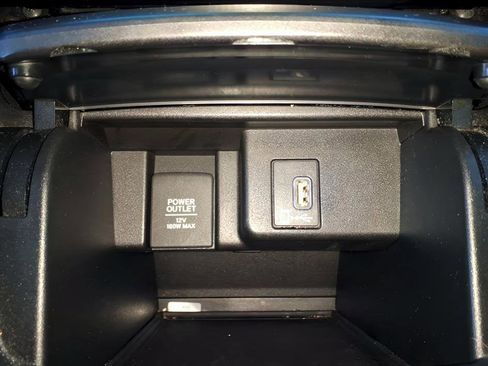 Used 2018 Honda Accord Sport image 18