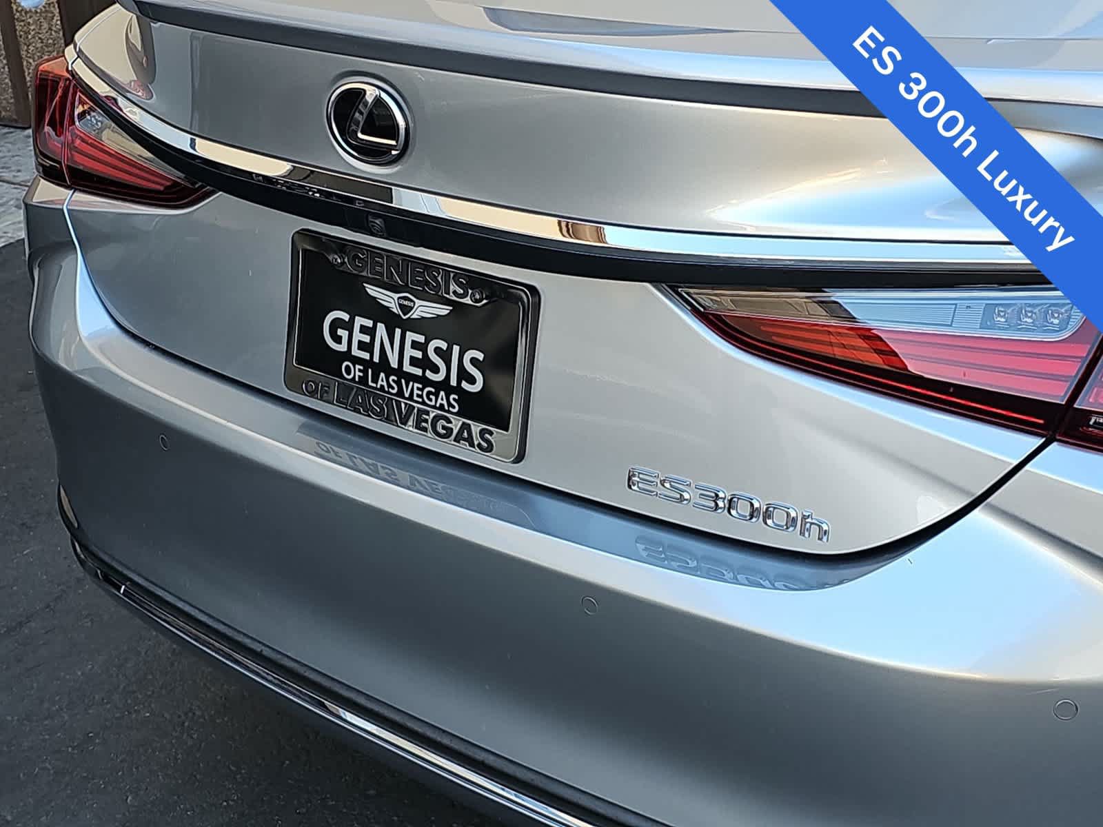 Used 2024 Lexus ES 300h w/ Accessory Package (Z1) FWD image 11