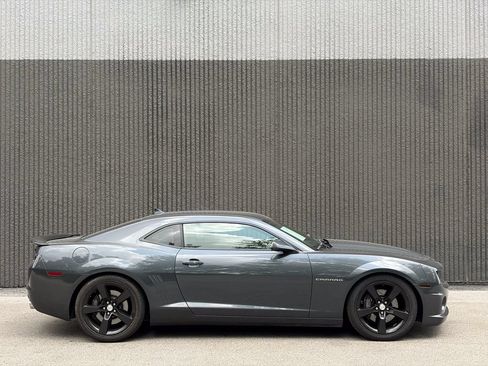Used 2010 Chevrolet Camaro SS w/ RS Package RWD image 8
