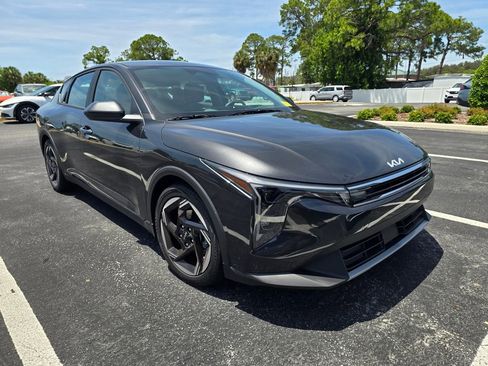 Certified 2025 Kia K4 EX FWD image 1