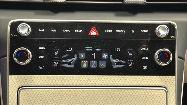 Used 2025 Genesis GV80 3.5T Prestige AWD/4WD image 18