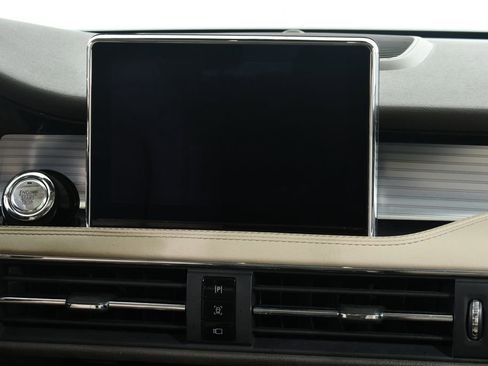 Used 2022 Lincoln Corsair AWD w/ Premium Package image 9