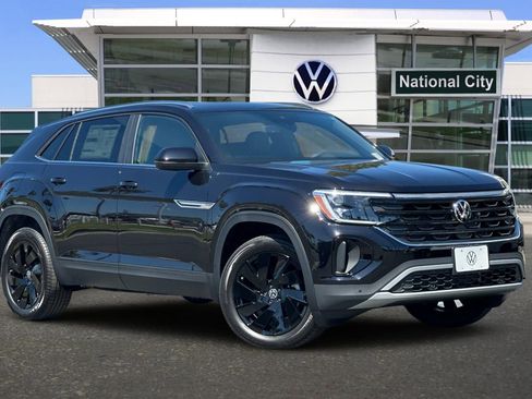 New 2026 Volkswagen Atlas Cross Sport SE FWD image 2