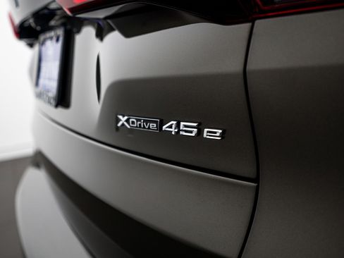 Used 2023 BMW X5 xDrive45e w/ Executive Package image 25