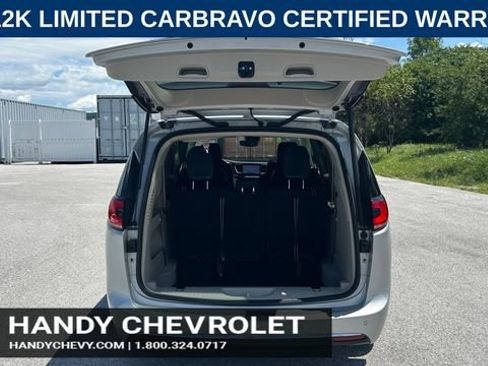 Used 2024 Chrysler Pacifica Touring-L FWD image 13