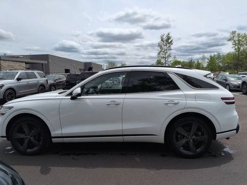 Used 2022 Genesis GV70 3.5T Sport w/ Sport Prestige Package AWD/4WD image 8