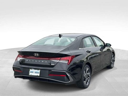 New 2026 Hyundai Elantra Limited w/ Cargo Package FWD image 4