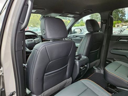 New 2026 GMC Acadia AT4 AWD/4WD image 17