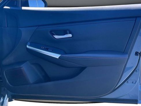 Certified 2025 Nissan Sentra SR FWD image 26