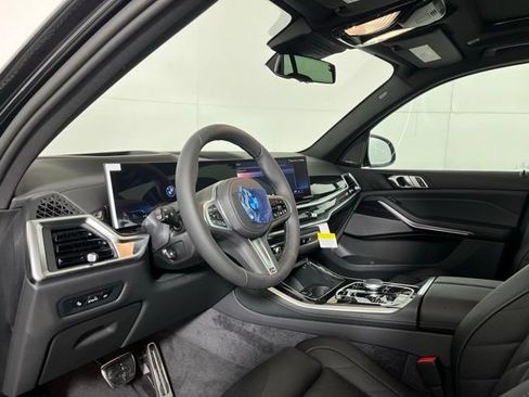 New 2026 BMW X5 xDrive40i w/ M Sport Package AWD/4WD image 8