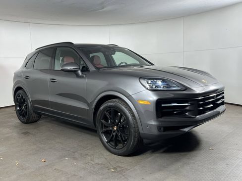 Certified 2026 Porsche Cayenne image 9