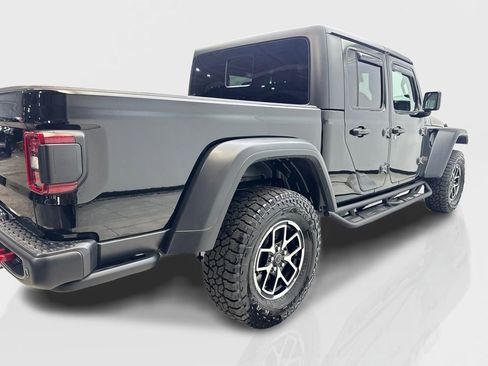 Used 2024 Jeep Gladiator Rubicon w/ Technology Group AWD/4WD image 13
