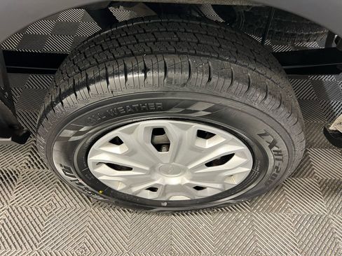 Used 2023 Ford Transit 350 XLT image 31