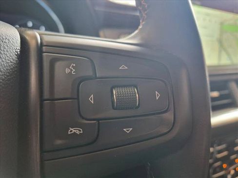 Used 2024 GMC Yukon XL AT4 w/ Technology Package AWD/4WD image 12