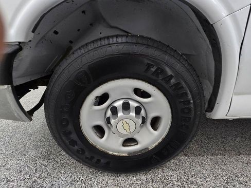 Used 2014 Chevrolet Express 2500 RWD image 28