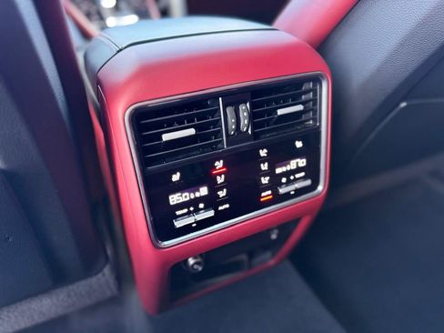 Used 2022 Porsche Cayenne GTS AWD/4WD image 23