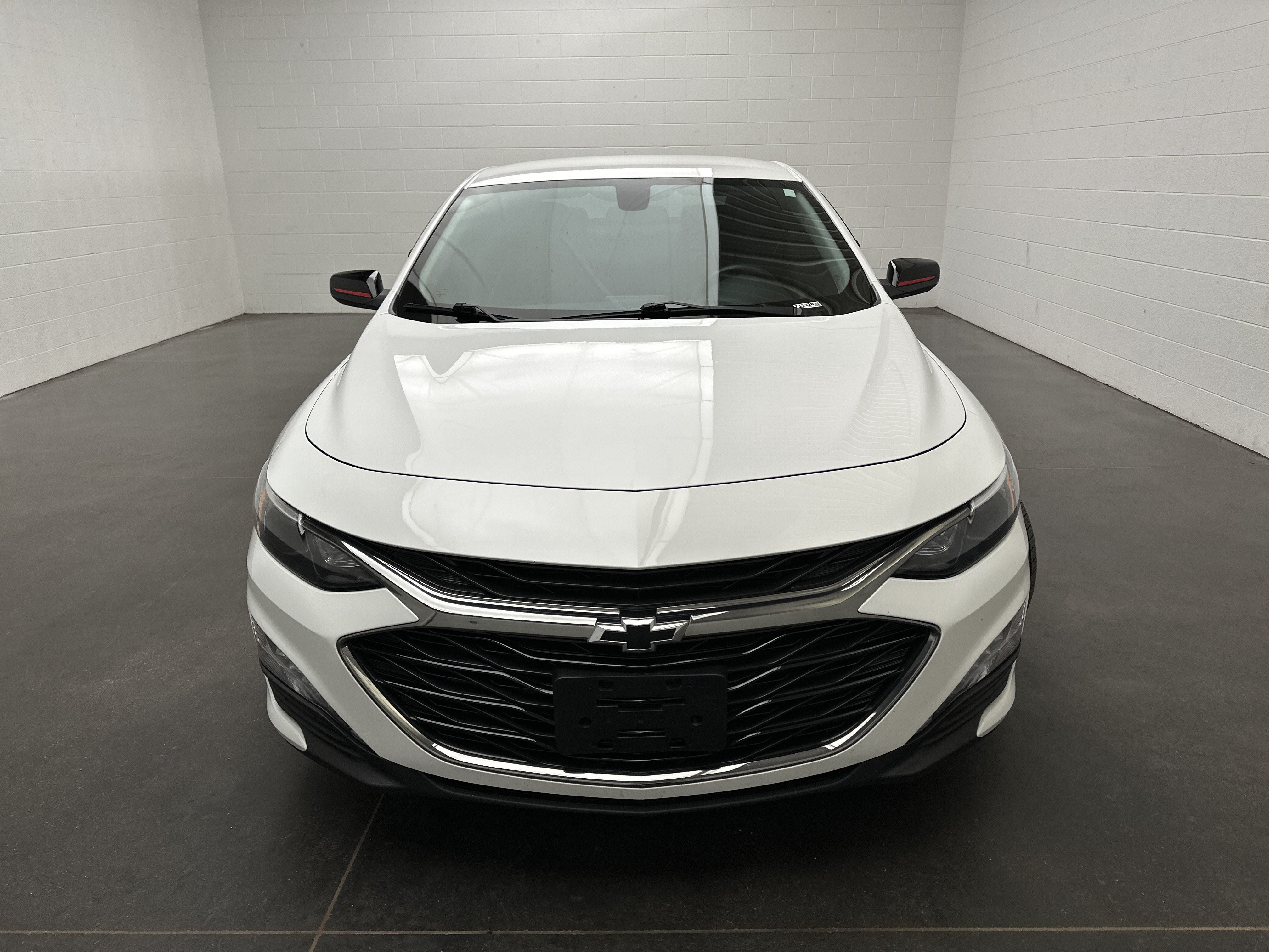 Used 2022 Chevrolet Malibu LT w/ Redline Edition FWD image 3