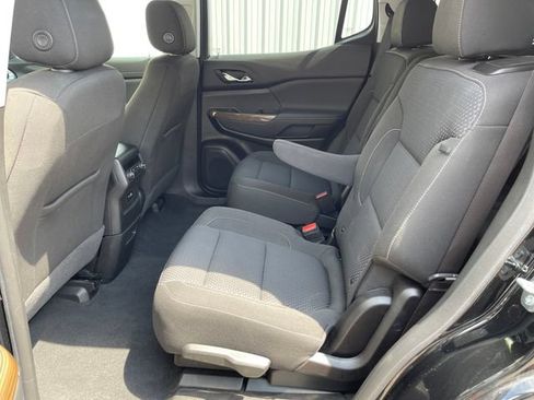 Used 2023 GMC Acadia SLE FWD image 19