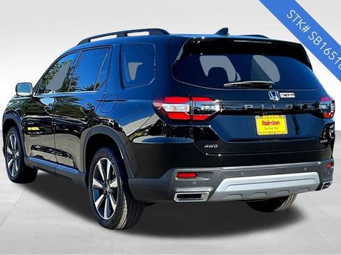 New 2025 Honda Pilot Elite image 3