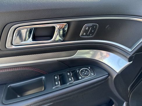 Used 2018 Ford Explorer Sport w/ Equipment Group 401A AWD/4WD image 17