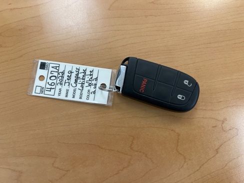 Used 2022 Jeep Compass Latitude image 29