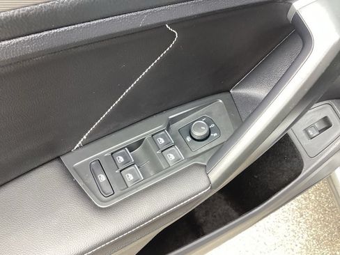 Used 2024 Volkswagen Tiguan SE R-Line AWD/4WD image 11