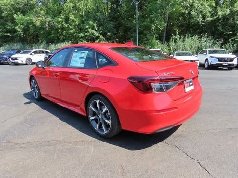 New 2025 Honda Civic Sport Touring image 4