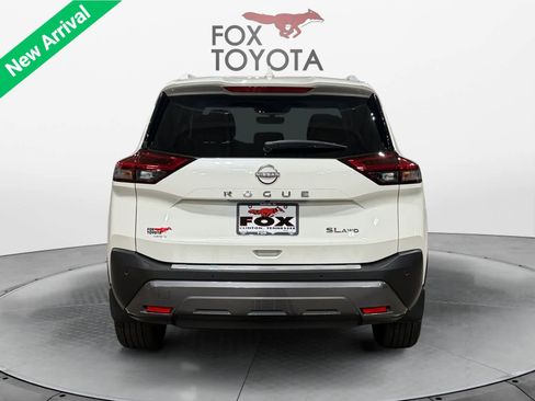 Used 2023 Nissan Rogue SL w/ SL Premium Package image 5