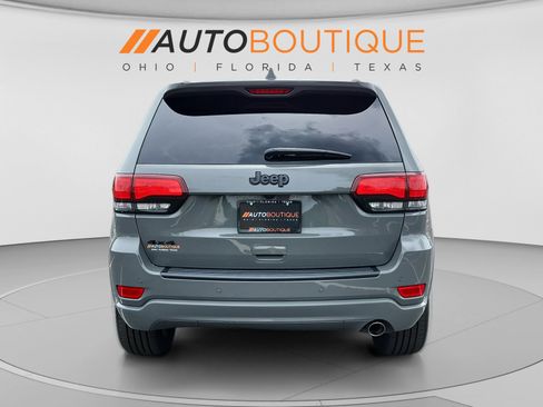 Used 2019 Jeep Grand Cherokee Altitude AWD/4WD image 4