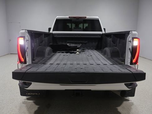 Used 2024 GMC Sierra 3500 Denali w/ Denali Reserve Package AWD/4WD image 6