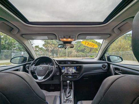 Certified 2017 Toyota Corolla LE image 4