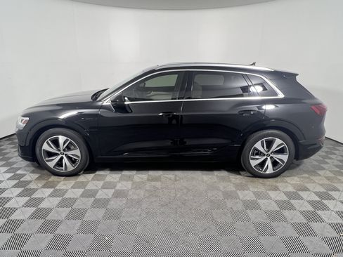 Used 2024 Audi Q8 e-tron Premium Plus AWD/4WD image 2