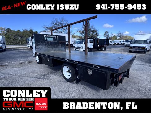 Used 2020 Isuzu NPR image 6