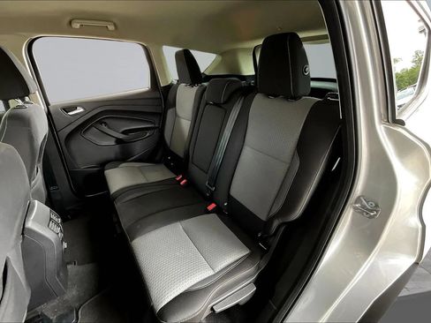 Used 2017 Ford Escape SE FWD image 19
