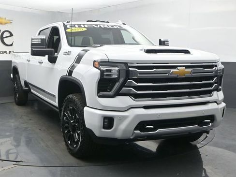 Used 2025 Chevrolet Silverado 2500 High Country w/ High Country Premium Package AWD/4WD image 48