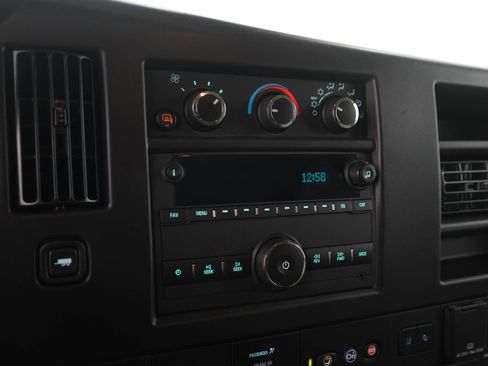 Used 2025 Chevrolet Express 3500 LT w/ LT Preferred Equipment Group RWD image 20