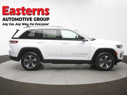 Used 2022 Jeep Grand Cherokee Limited 4xe w/ Luxury Tech Group II AWD/4WD image 48