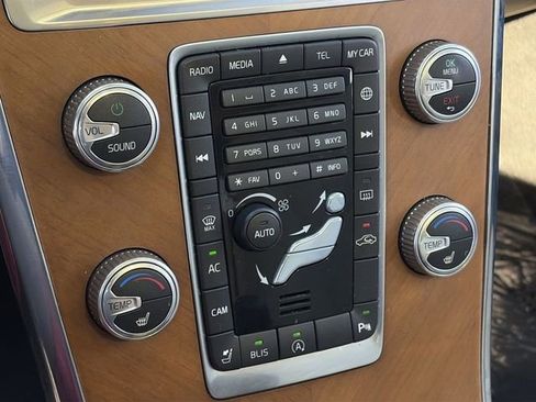 Used 2017 Volvo XC60 T6 Inscription w/ Preferred Option Package image 29