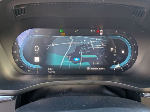 Used 2025 Volvo XC60 B5 Plus image 24